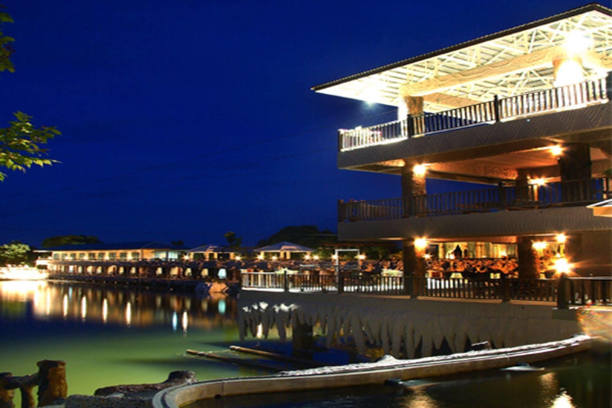 Chart Trip Resort Nakhonratchasima Exteriér fotografie