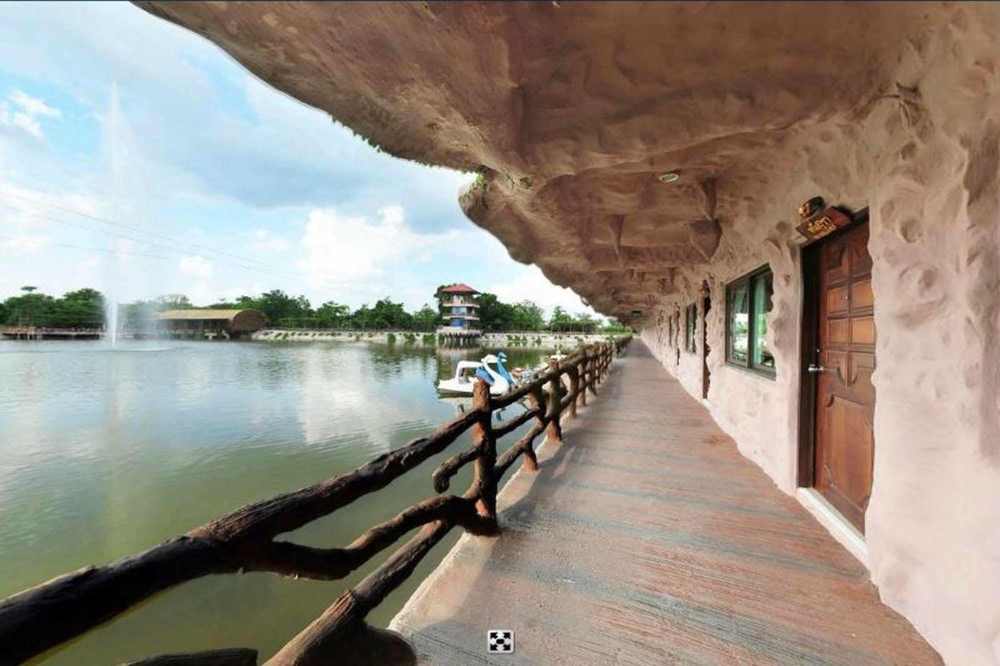 Chart Trip Resort Nakhonratchasima Exteriér fotografie