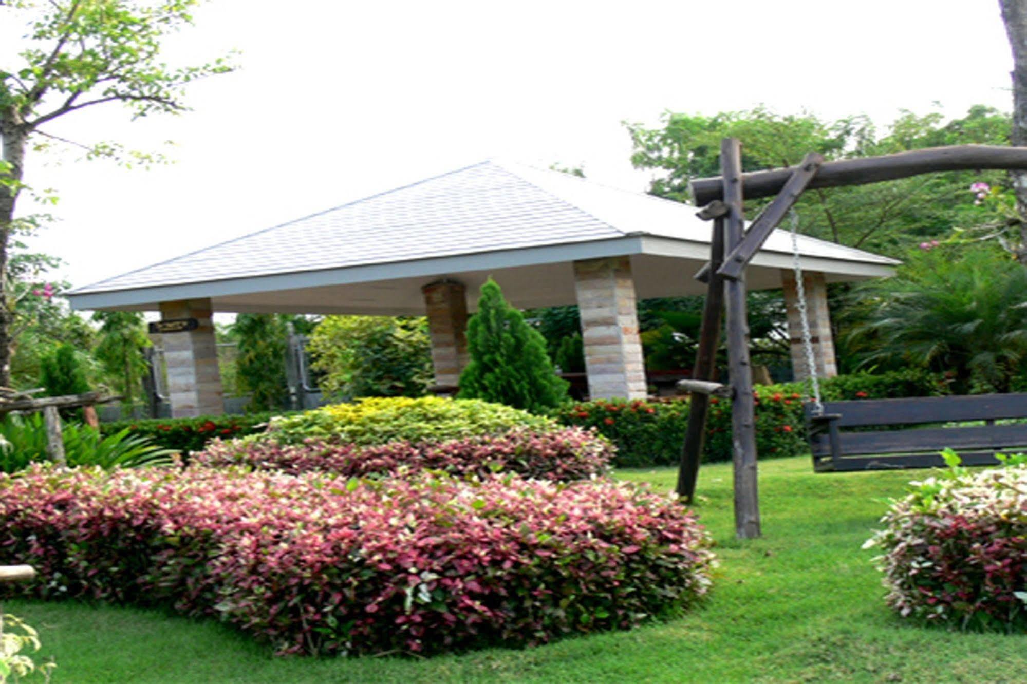 Chart Trip Resort Nakhonratchasima Exteriér fotografie