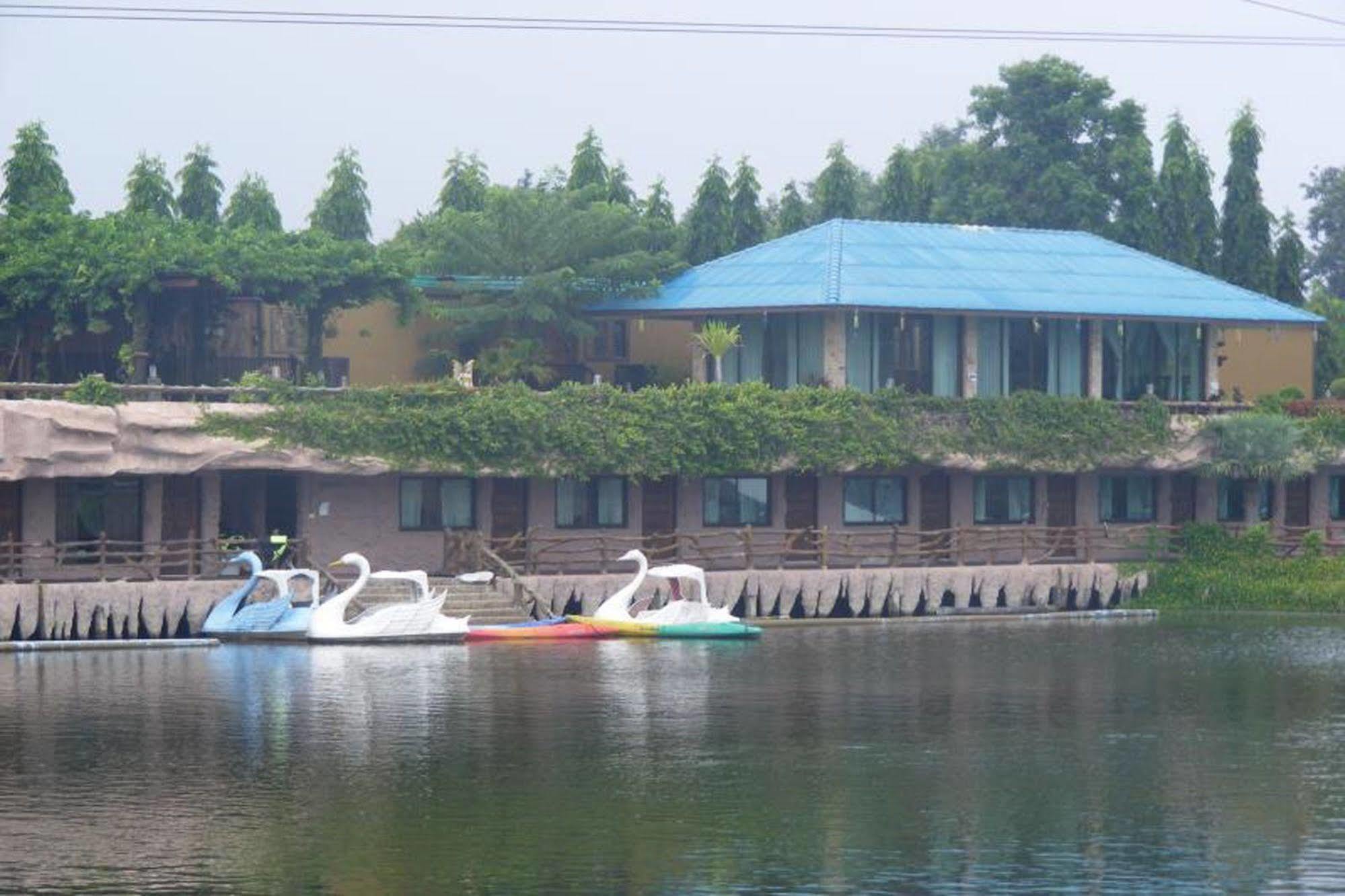 Chart Trip Resort Nakhonratchasima Exteriér fotografie